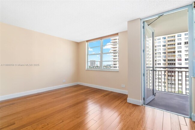 Building Photo - 250 174th St