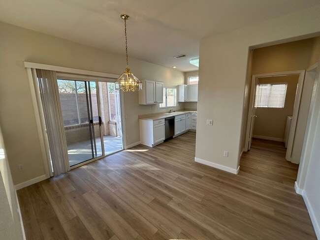 Building Photo - 14759 W Gunsight Dr