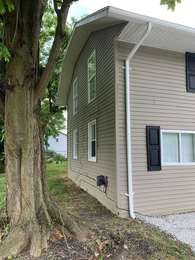 Building Photo - Madison Rental