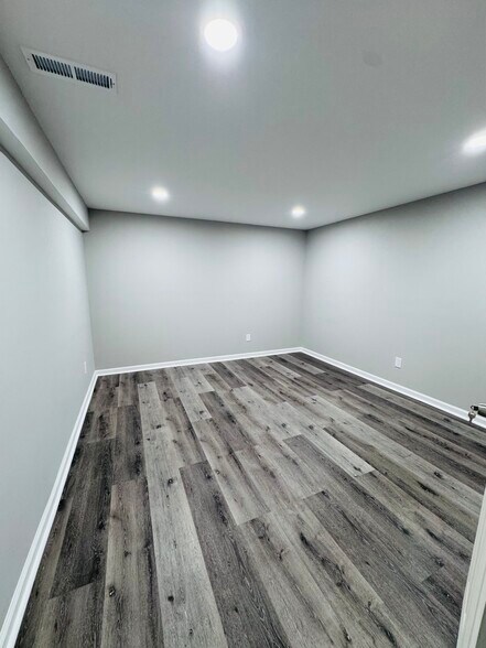 Building Photo - 32 Wagoneers Ln