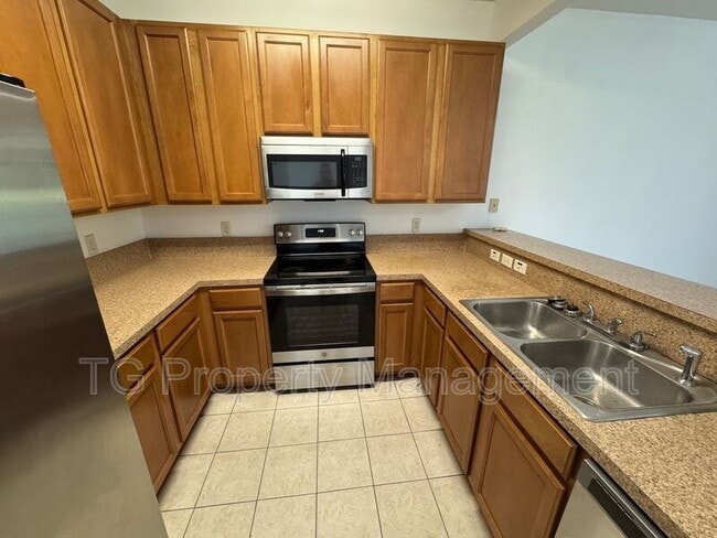 Building Photo - 5760 Sandstone Way