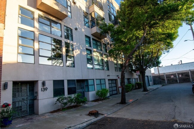 Building Photo - 139 Welsh St
