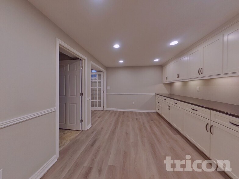 Building Photo - 7681 E Easter Pl