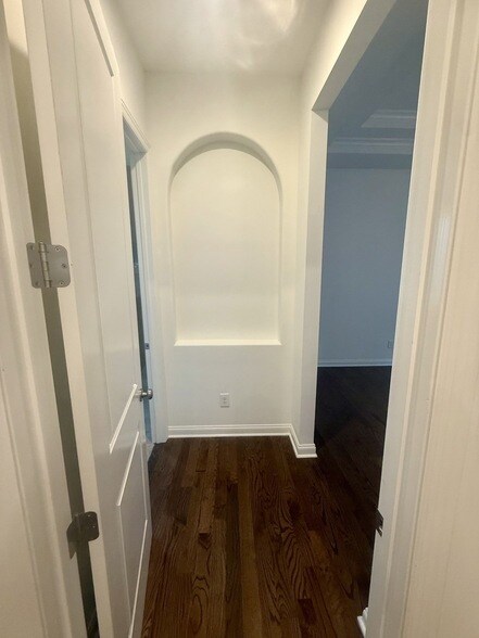 Building Photo - 4155 Old Light Cir