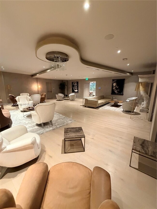 Building Photo - 1000 Brickell Plaza