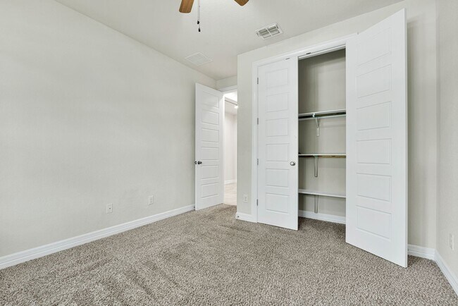 Building Photo - Spacious 5-Bedroom Beauty in Triana Neighborhood –  with Community Perks!