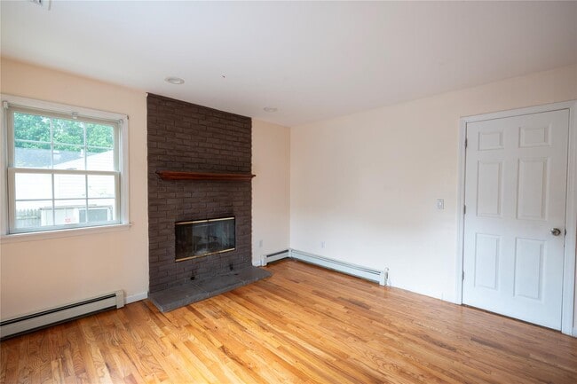 Building Photo - 21 Pine Cone St