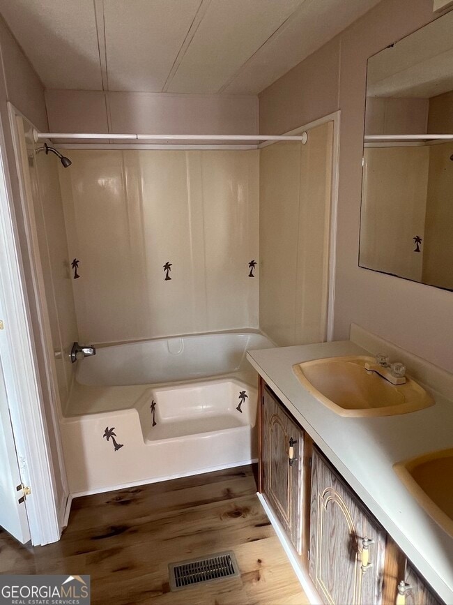 Building Photo - 727 W 3rd St