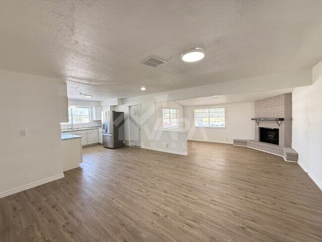 Building Photo - 3602 Skylark Ave