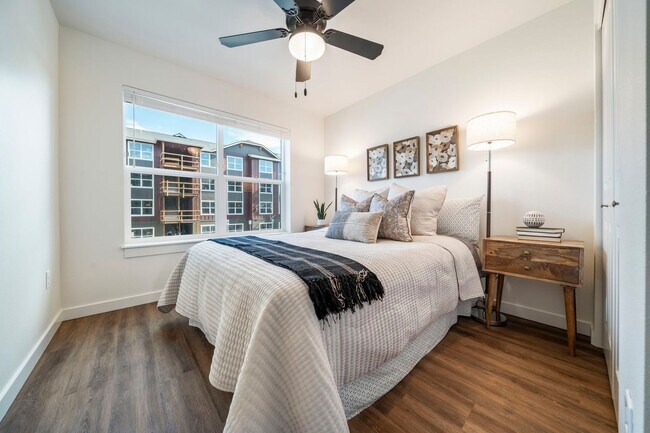 Building Photo - Spring Into Savings: $500 Rent Credit & $5...