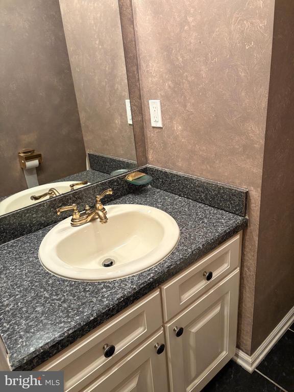 Building Photo - 950 Nathaniel Trail