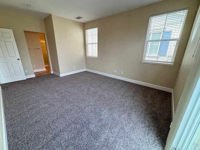 Building Photo - Cute, quiet townhome in Carson City