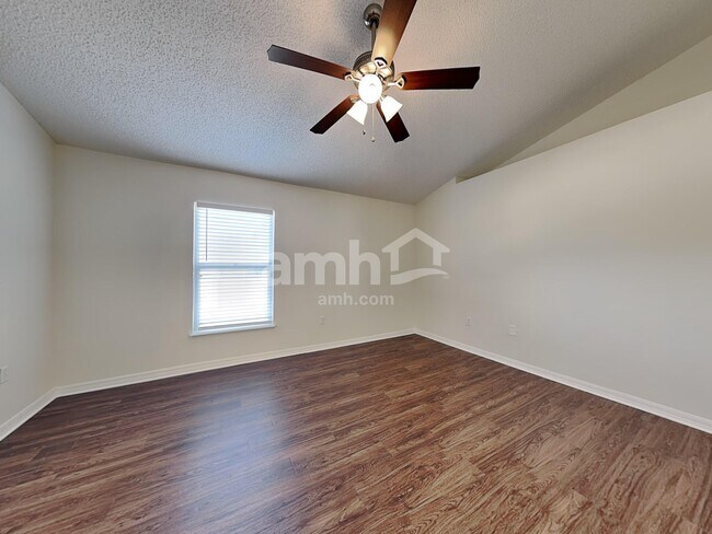 Building Photo - 16019 Horizon Ct