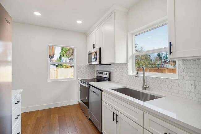 Building Photo - 17775 SW Alexander St