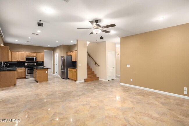 Building Photo - 363 W Myrtle Dr