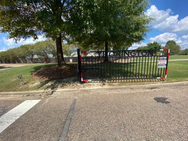 Building Photo - 1307 Hallwood Ln