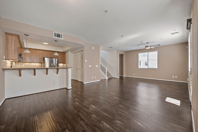 Building Photo - Luxury 2 Bedroom, 2.5 Bath Townhome Near D...
