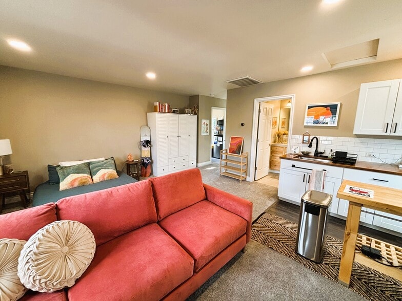 Building Photo - 19487 Blue Lake Loop