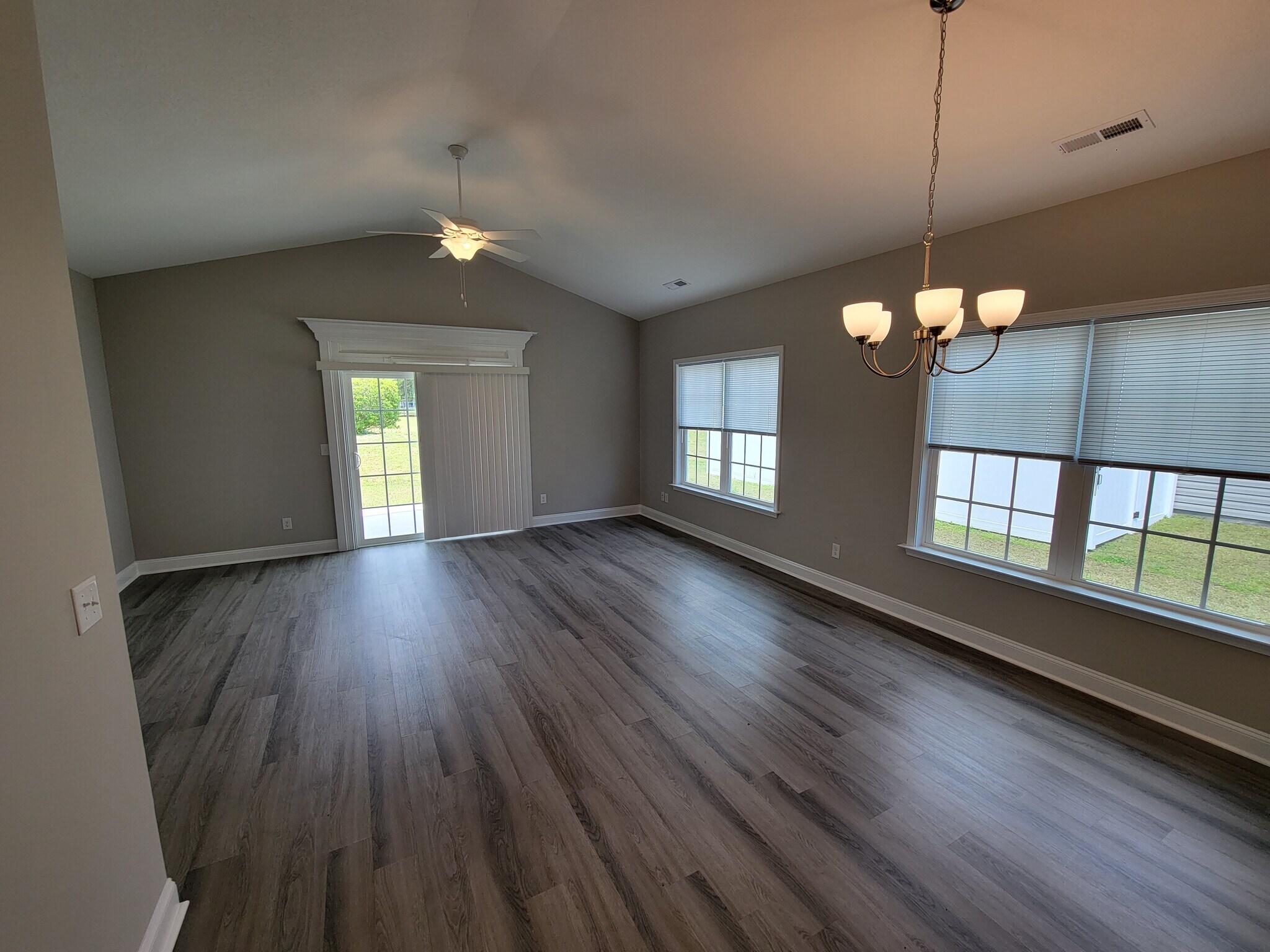 Building Photo - 764 Hobonny Loop