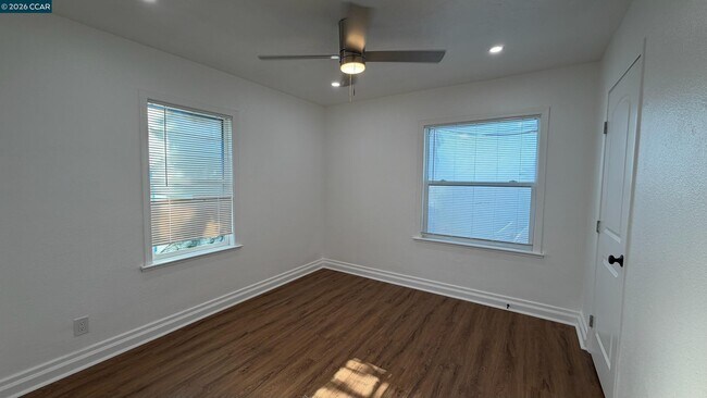 Building Photo - 723 Florida St