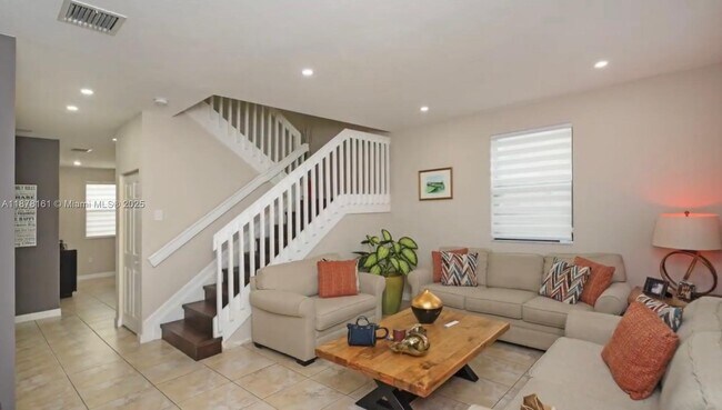Building Photo - 4300 SW 164th Path