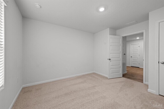 Building Photo - 7349 Lakeside Oak Ct