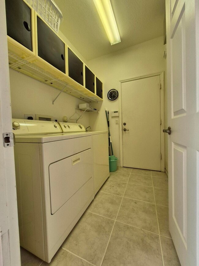 Building Photo - 12654 Via Ravenna