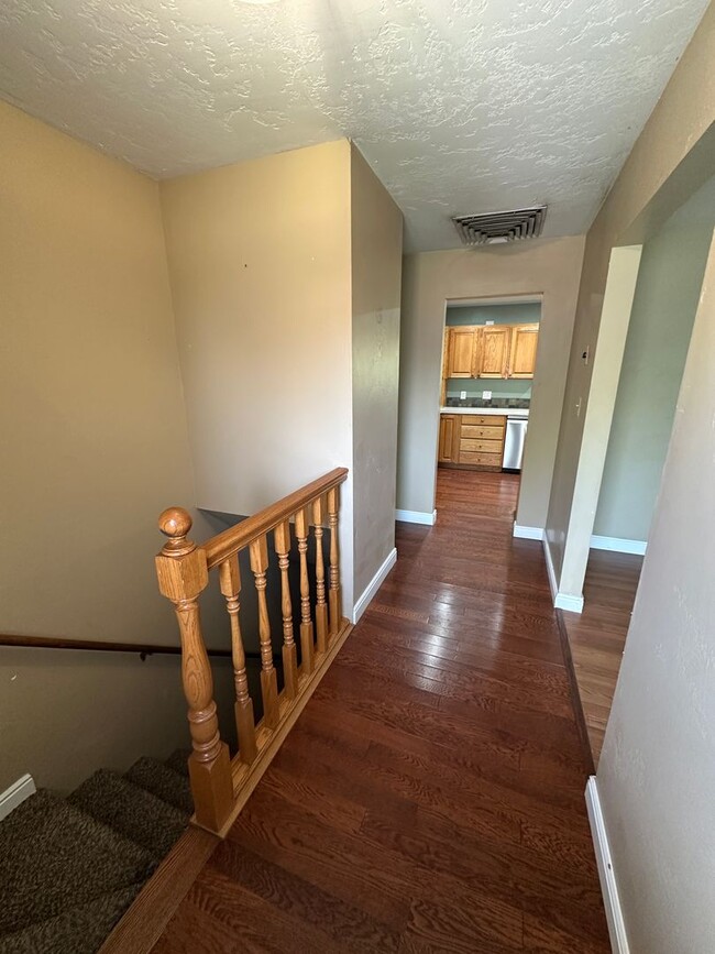 Building Photo - 2269 W Skyview Dr