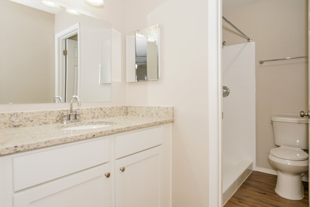 Building Photo - 1439 Lodge Terrace