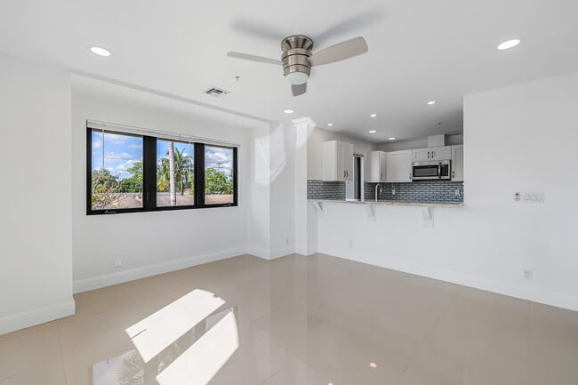 Building Photo - 456 NW 41st St