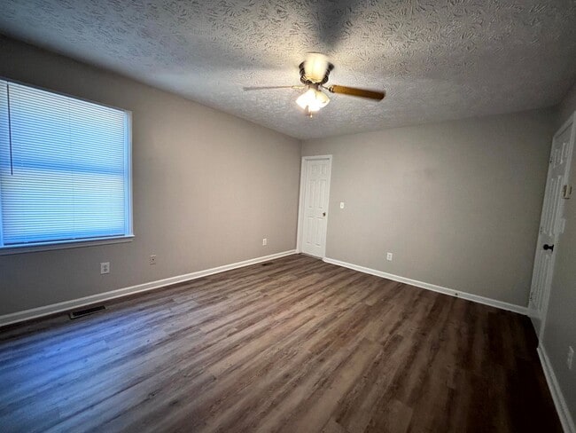 Building Photo - 2508 Lull Water Dr
