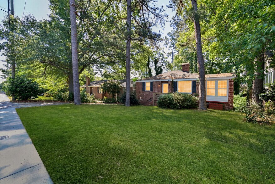 Building Photo - 2714 Forest Dr