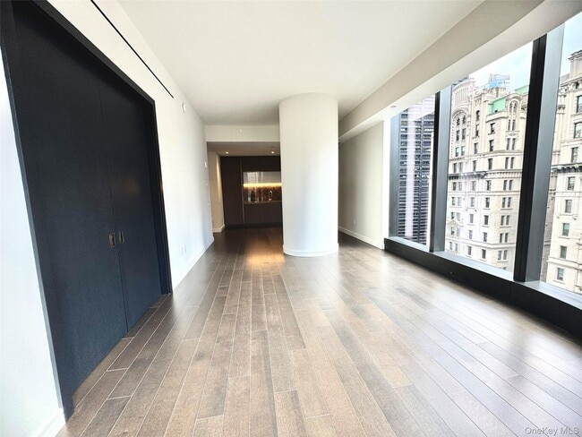Building Photo - 125 Greenwich St
