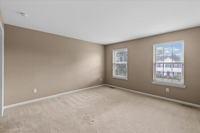 Building Photo - 49 Equestrian Dr