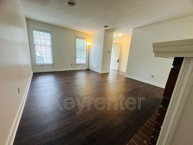 Building Photo - 132 Durwood Rd