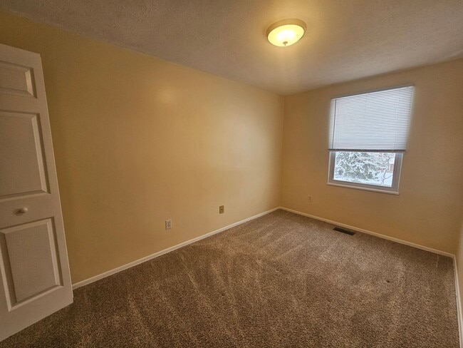 Building Photo - 5458 Celeste View Dr