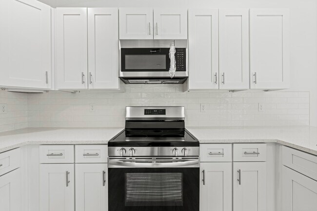 Building Photo - 7304 Miramar Ave