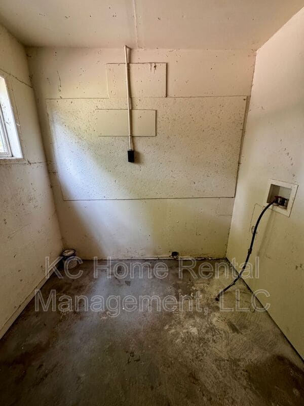 Building Photo - 7507 E 108th St