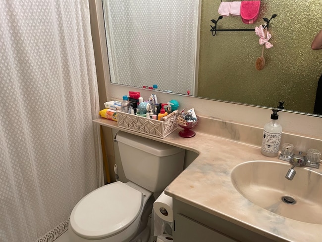 Building Photo - 15 Kulanihakoi St