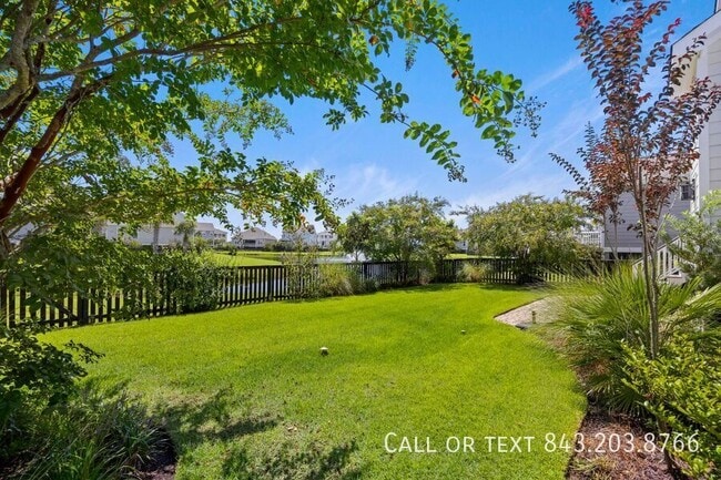 Building Photo - 2219 Midden Dr