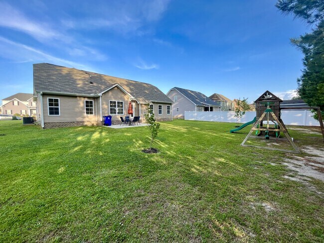 Building Photo - 319 Crimson Dr