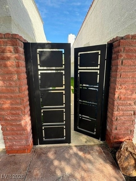 Building Photo - 940 Vegas Valley Dr