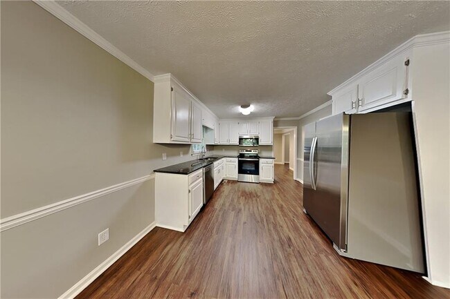 Building Photo - 141 Orchard Dr