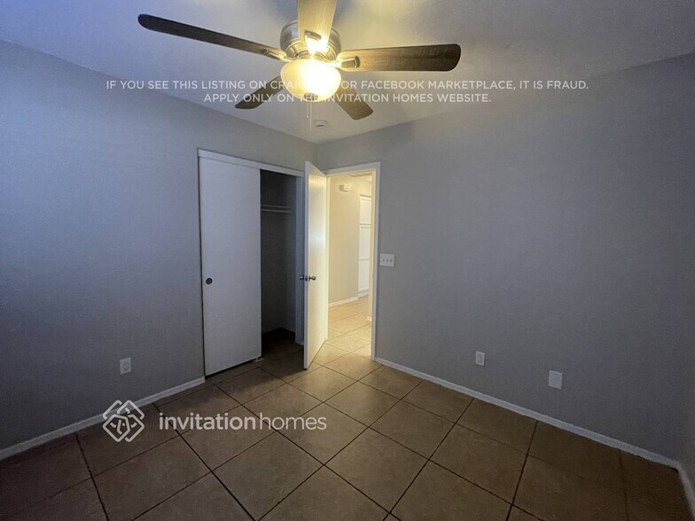 Building Photo - 10763 W Rio Vista Ln