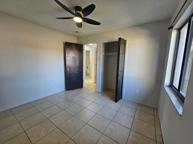 Building Photo - Completely Renovated! - Inviting 3-bedroom, 2-bath home located in the well-established Lake Spar...