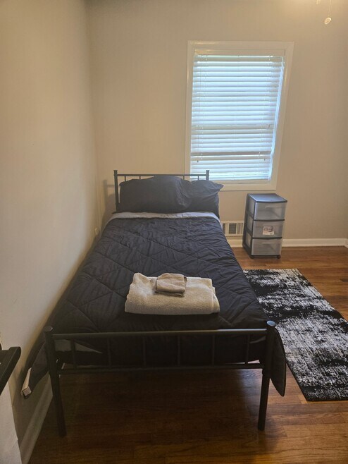 Building Photo - 3881 Hilton Ct