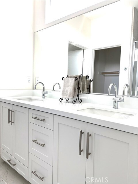 Building Photo - 7267 Aura Cir