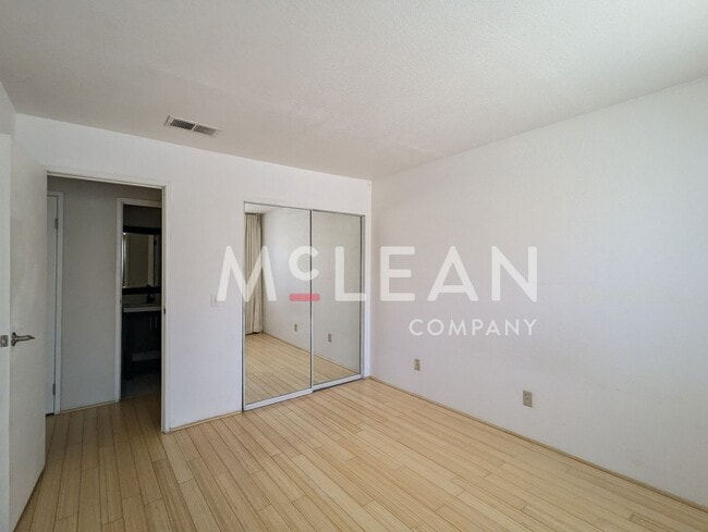 Building Photo - Palm Springs Villas I #208 - Upper Unit