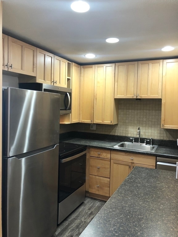 Building Photo - 271 Boston Post Rd E