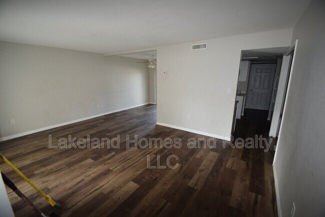 Building Photo - 2720 S San Gully Rd